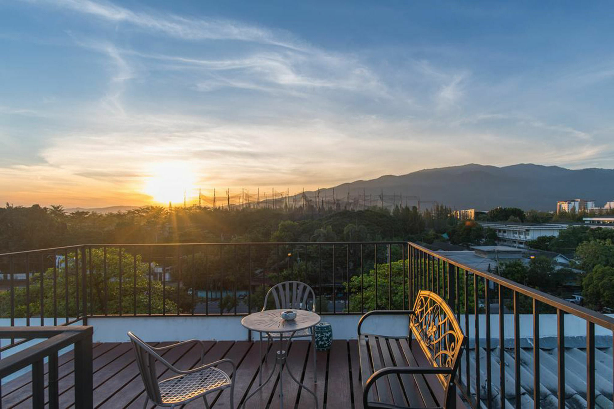 Rada Arak 79/4 Hostel Чиангмай Екстериор снимка